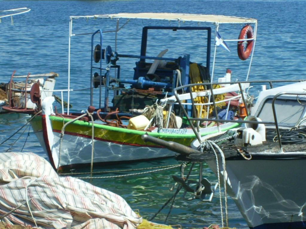 Hotel Iridanos Antikyra Exterior foto