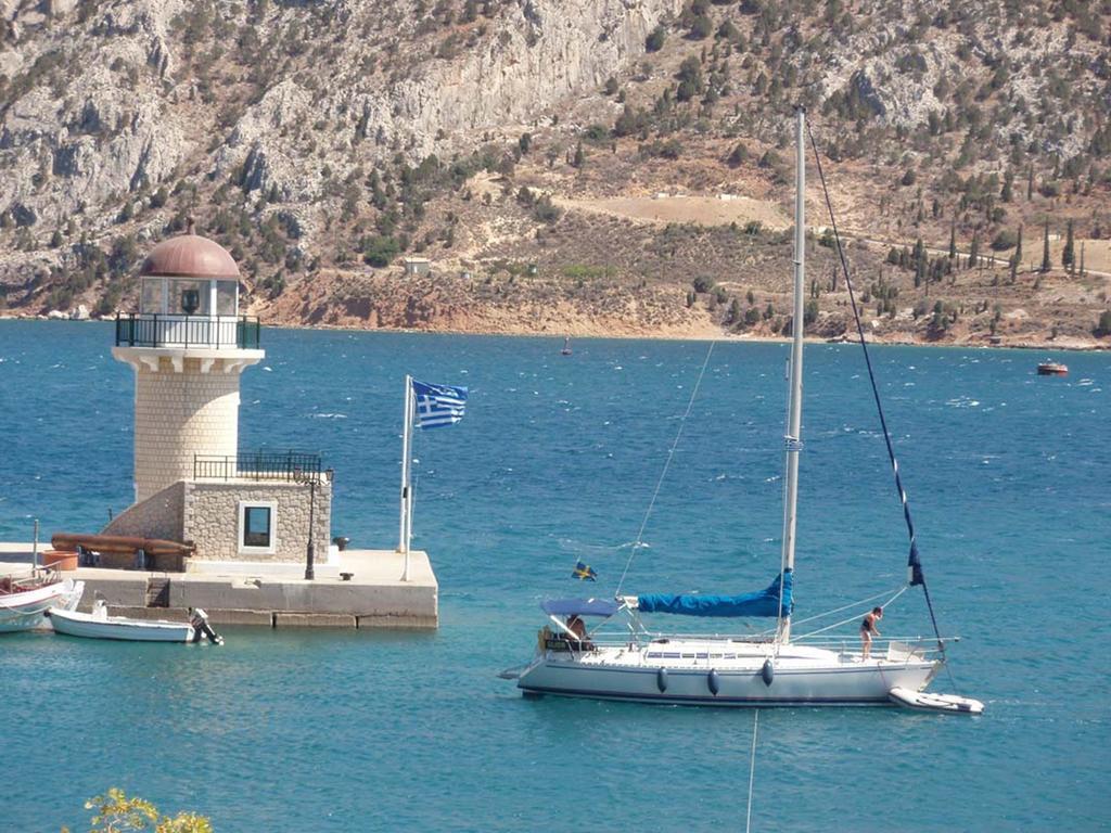 Hotel Iridanos Antikyra Exterior foto