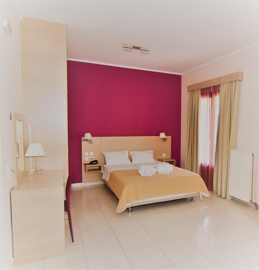 Hotel Iridanos Antikyra Exterior foto